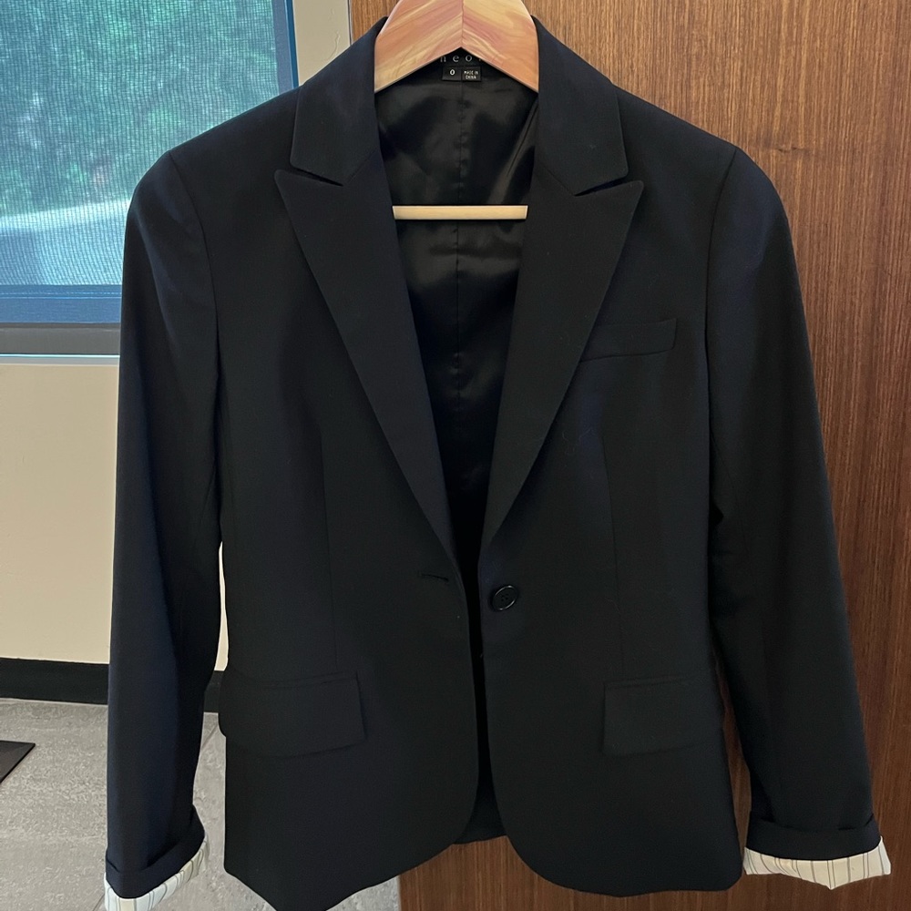 Trendy Black Blazer